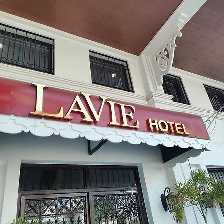 Lavie Hotel Vigan Bagian luar foto
