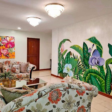 Lavie Hotel Vigan Bagian luar foto