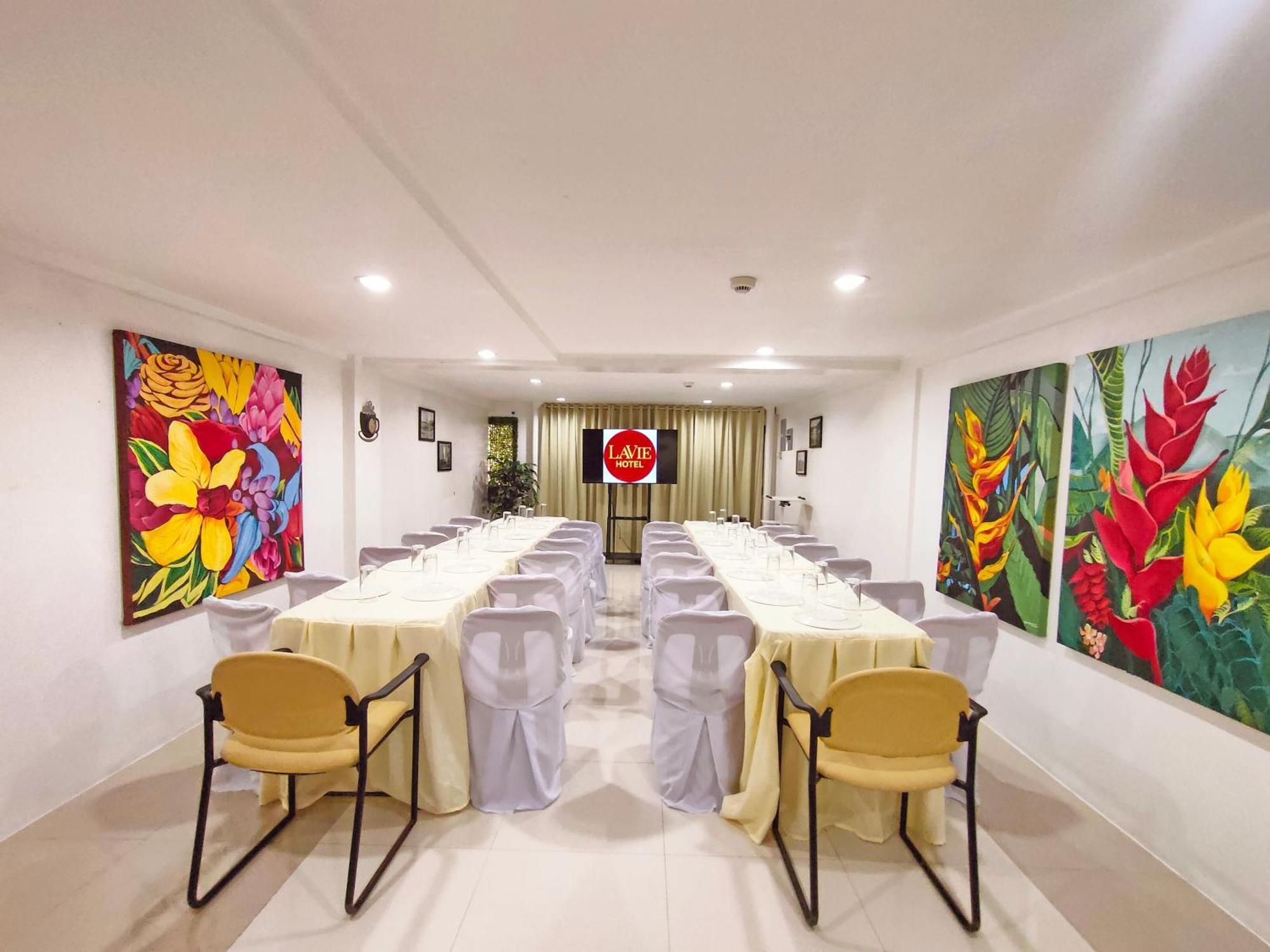 Lavie Hotel Vigan Bagian luar foto