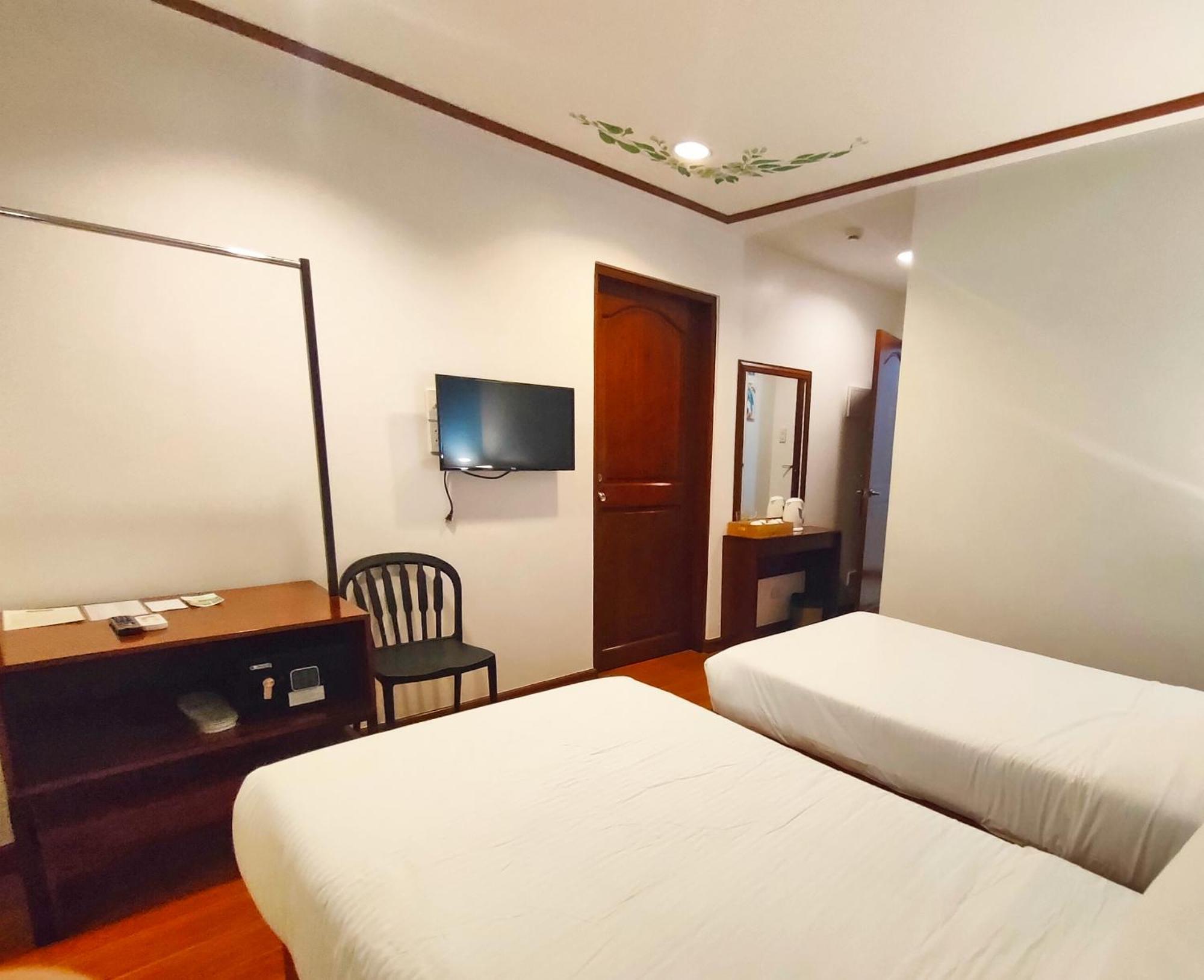 Lavie Hotel Vigan Bagian luar foto