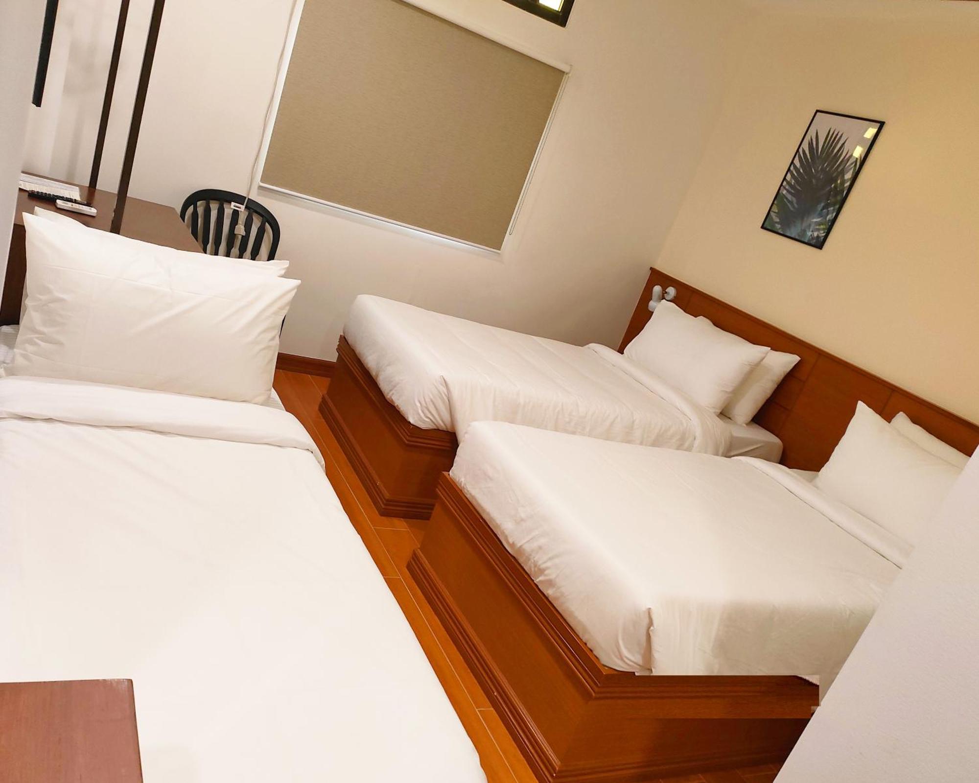 Lavie Hotel Vigan Bagian luar foto