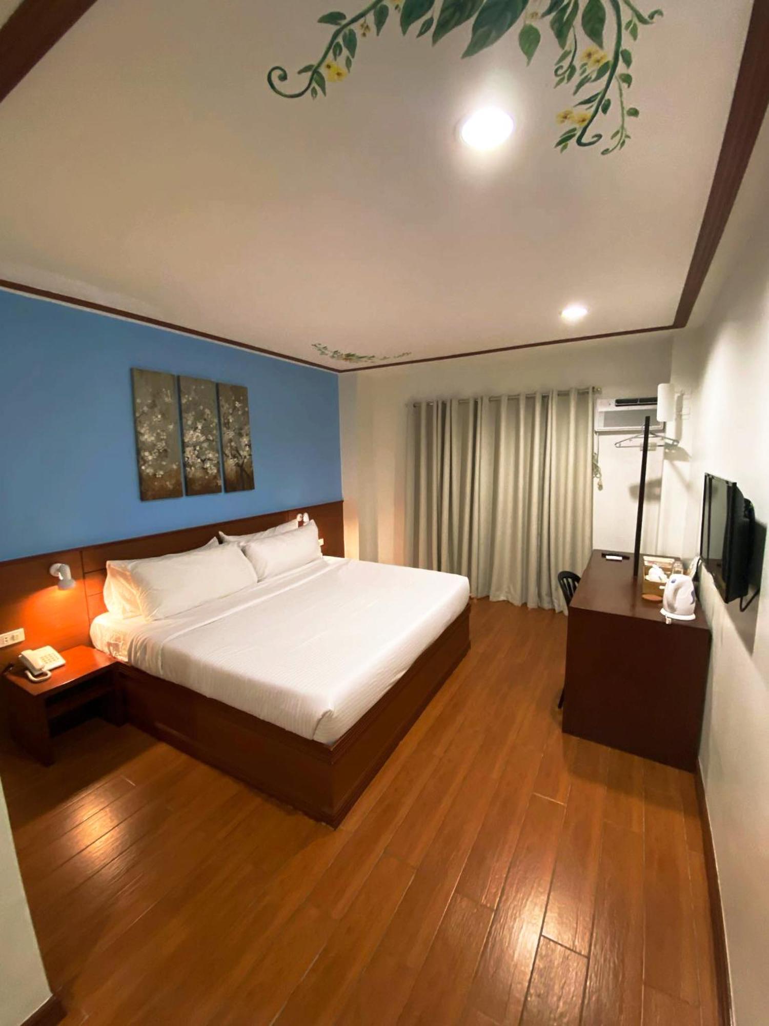 Lavie Hotel Vigan Bagian luar foto