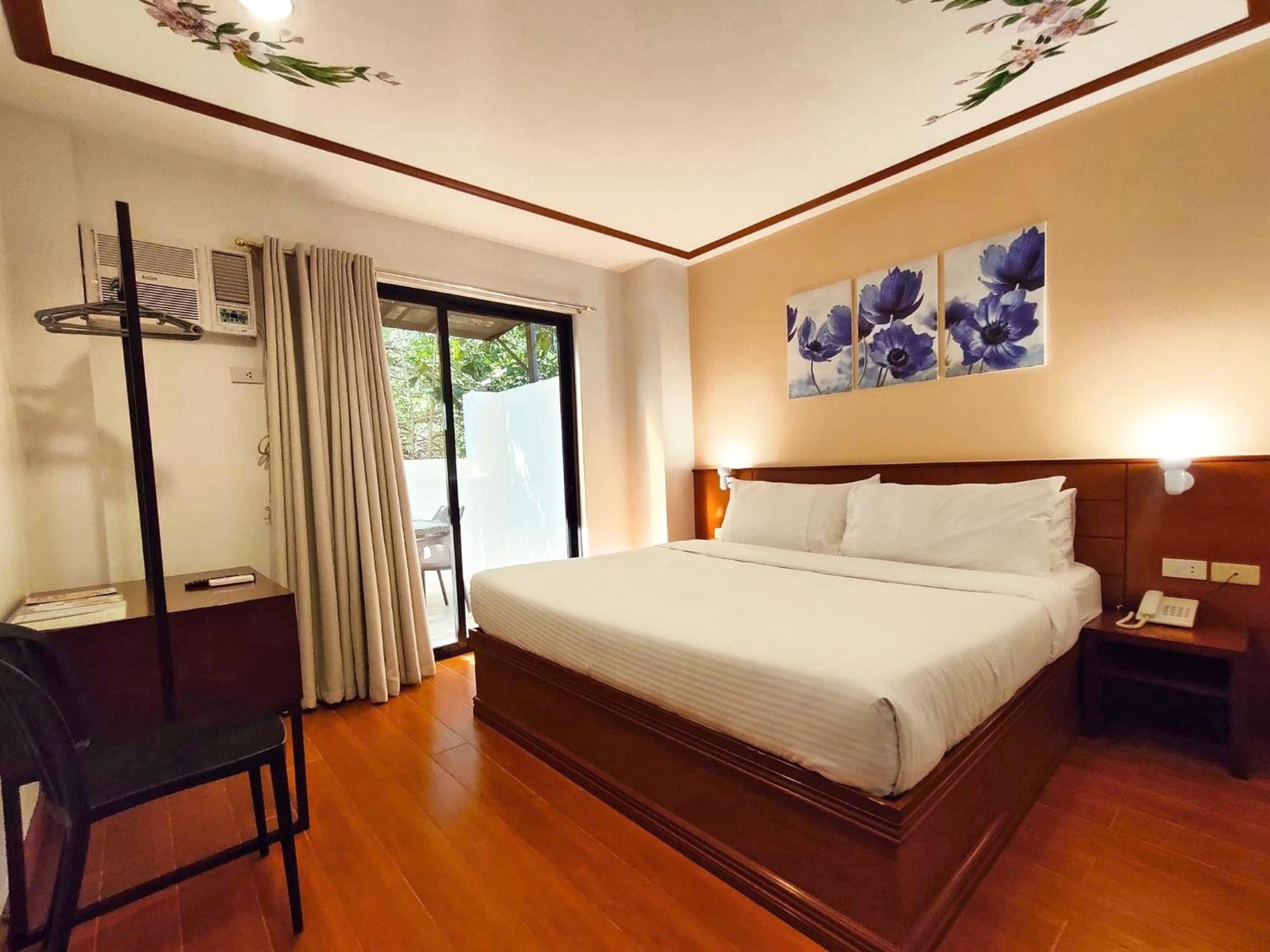 Lavie Hotel Vigan Bagian luar foto